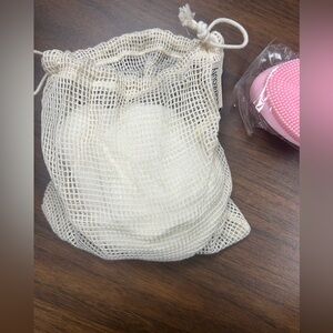 Reusable Makeup Remover Pads with Silicone Face Exfoliator Brush